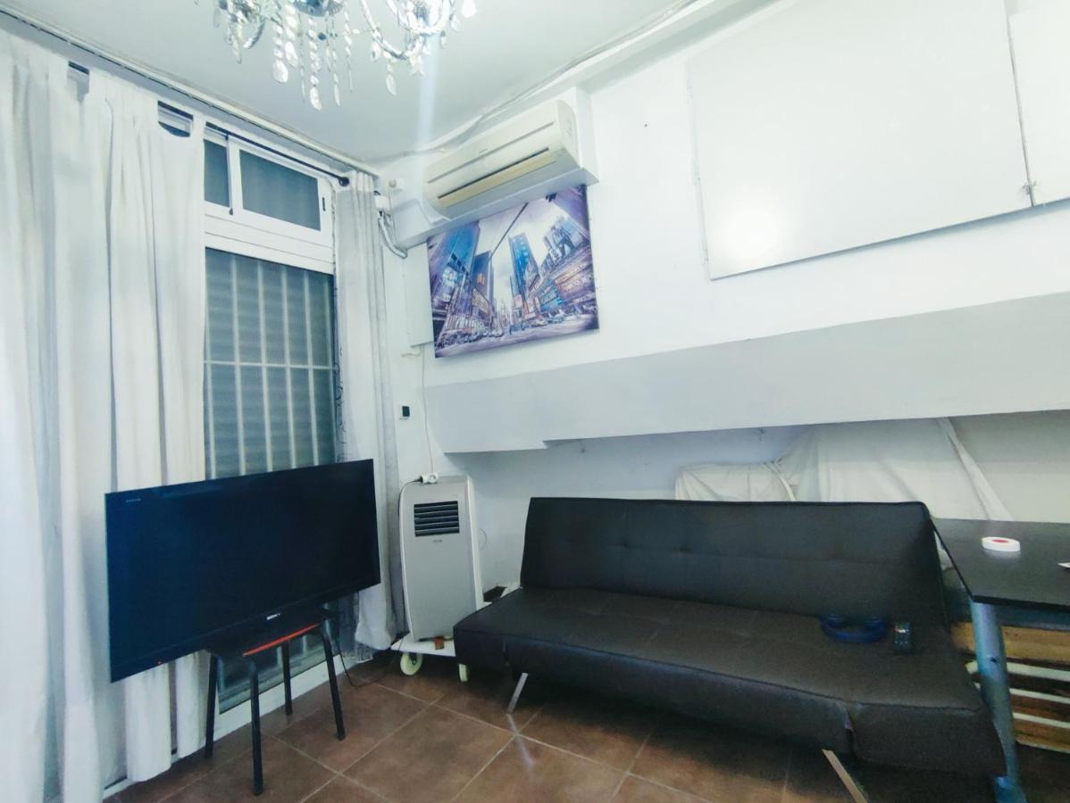 Апартаменты Nice Flat Within Walking Range To The Beach Барселона Экстерьер фото